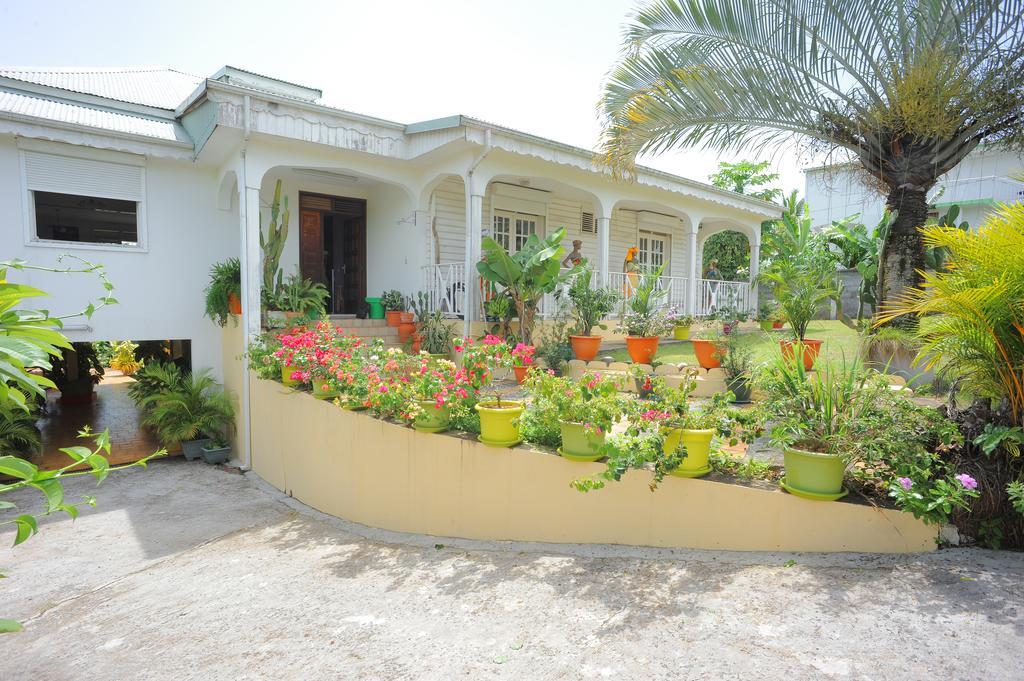 Au Domaine Des Bougainvilliers Villa Sainte-Rose Exterior photo